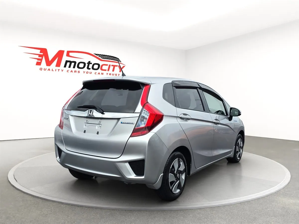 2013 Honda Fit HYBRID, VERY ECONOMICAL ON FUEL