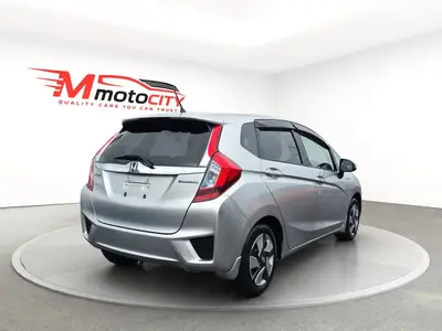 2013 Honda Fit HYBRID, VERY ECONOMICAL ON FUEL photo 3