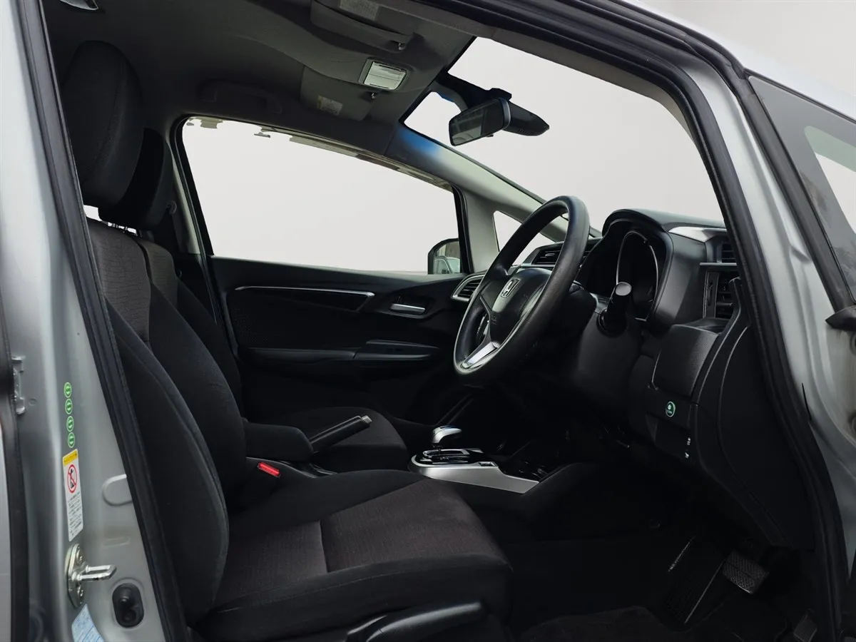 2013 Honda Fit HYBRID, VERY ECONOMICAL ON FUEL