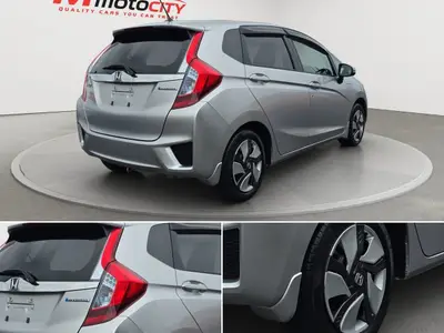 2013 Honda Fit HYBRID, VERY ECONOMICAL ON FUEL photo 12