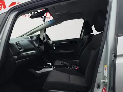 2013 Honda Fit HYBRID, VERY ECONOMICAL ON FUEL photo 16