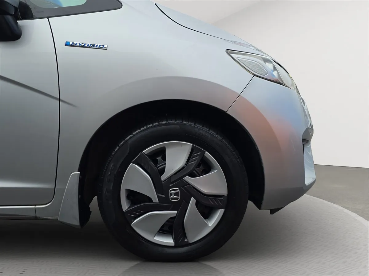 2013 Honda Fit HYBRID, VERY ECONOMICAL ON FUEL