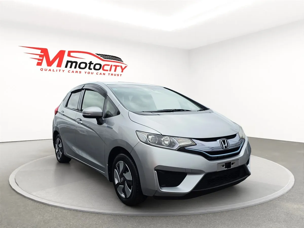 2013 Honda Fit HYBRID, VERY ECONOMICAL ON FUEL