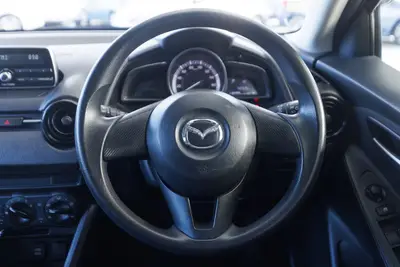 2015 Mazda 2 Demio 13C - 43,000km photo 18
