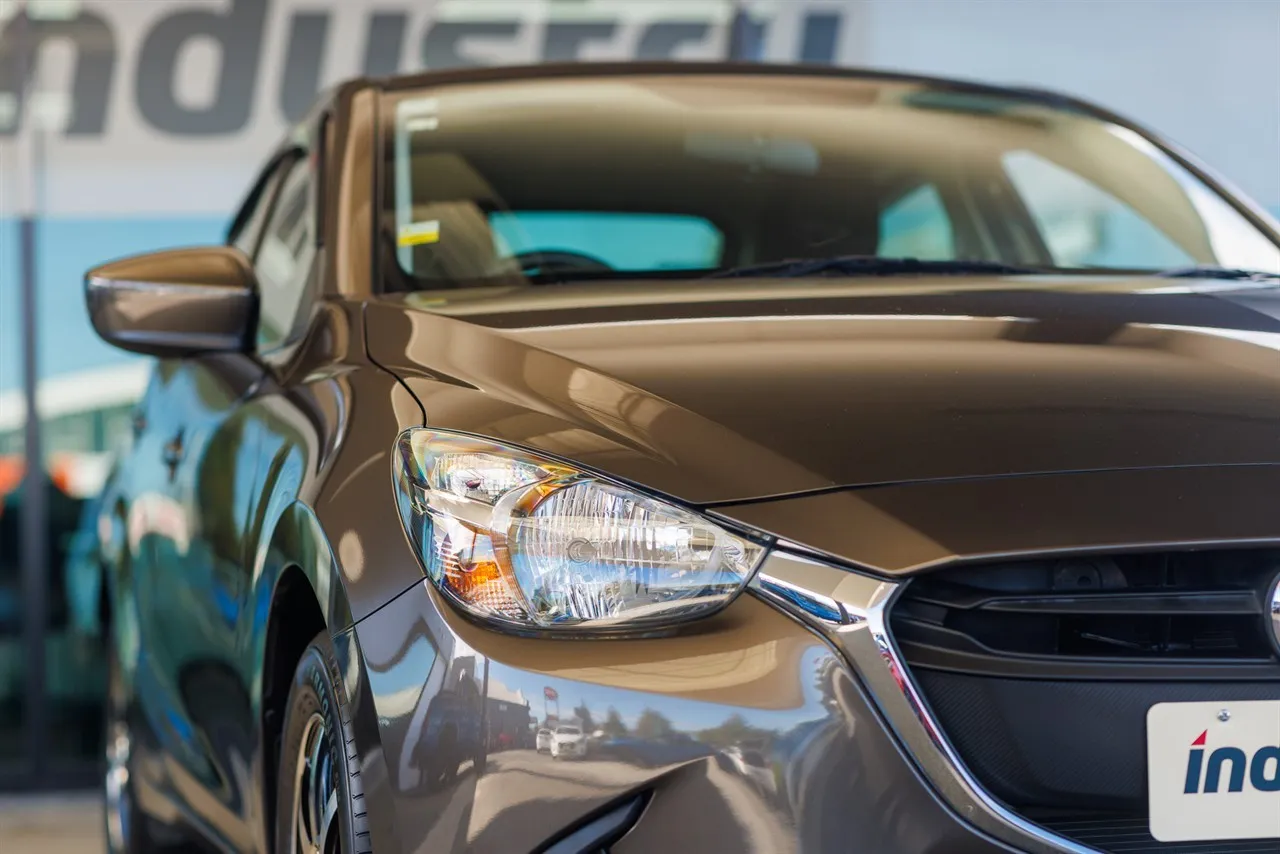 2015 Mazda 2 Demio 13C - 43,000km