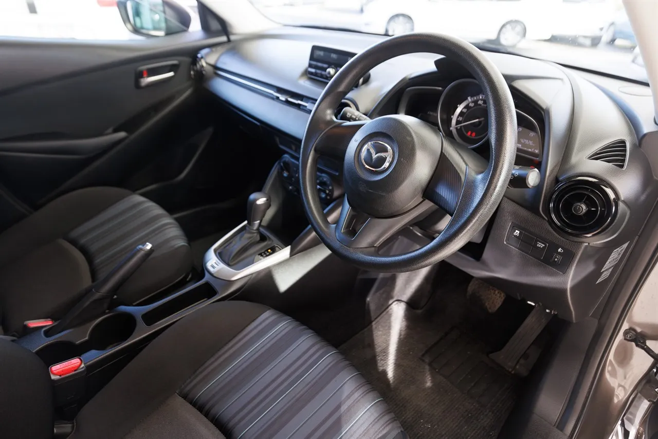 2015 Mazda 2 Demio 13C - 43,000km