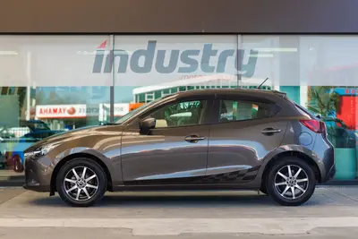 2015 Mazda 2 Demio 13C - 43,000km photo 7