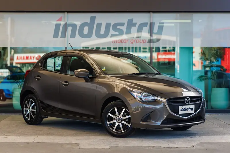 2015 Mazda 2 Demio 13C - 43,000km