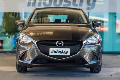 2015 Mazda 2 Demio 13C - 43,000km photo 6