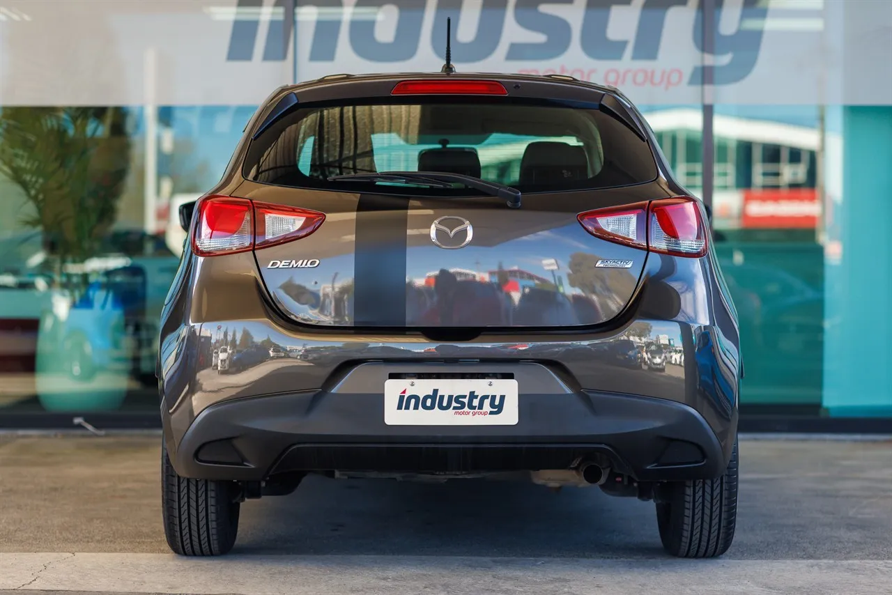2015 Mazda 2 Demio 13C - 43,000km