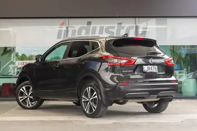 2018 Nissan Qashqai ST-L photo 2