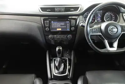 2018 Nissan Qashqai ST-L photo 17