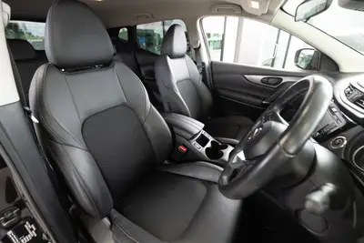 2018 Nissan Qashqai ST-L photo 14
