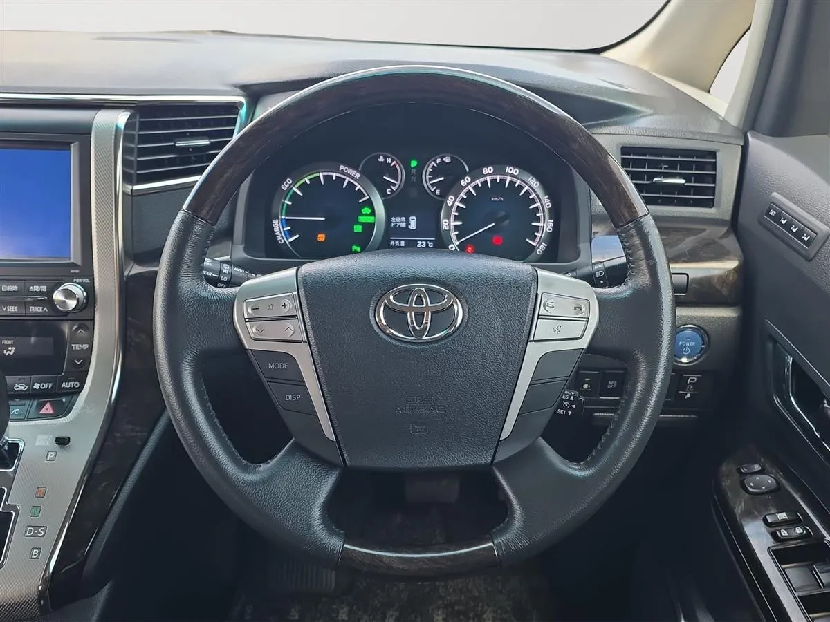 2012 Toyota Vellfire ZR, HYBRID, 7 Seater Station