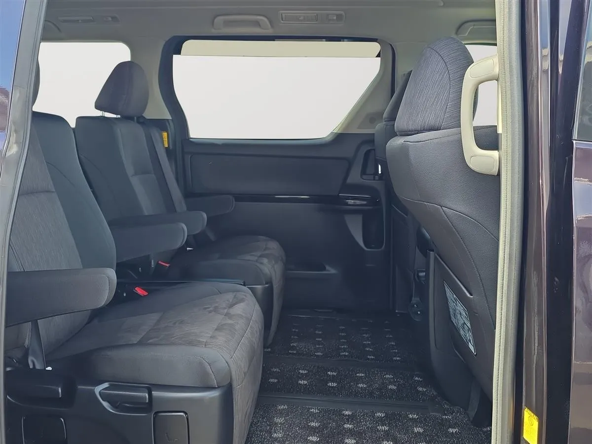 2012 Toyota Vellfire ZR, HYBRID, 7 Seater Station