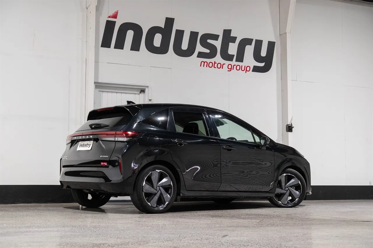 2022 Nissan Note Aura G Hybrid BOSE!
