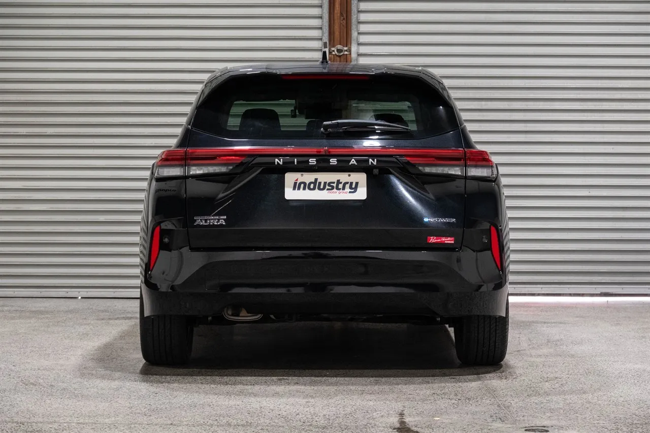 2022 Nissan Note Aura G Hybrid BOSE!