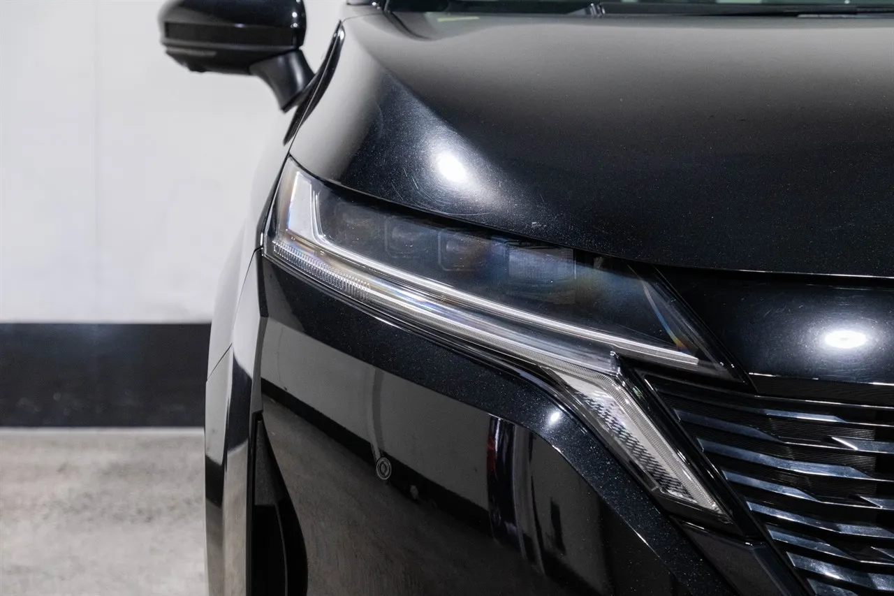 2022 Nissan Note Aura G Hybrid BOSE!