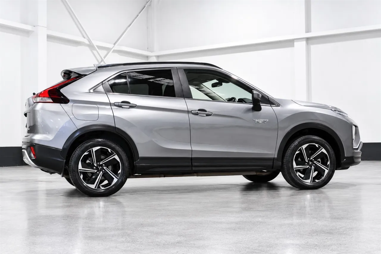 2022 Mitsubishi Eclipse XLS PHEV/4WD/AT