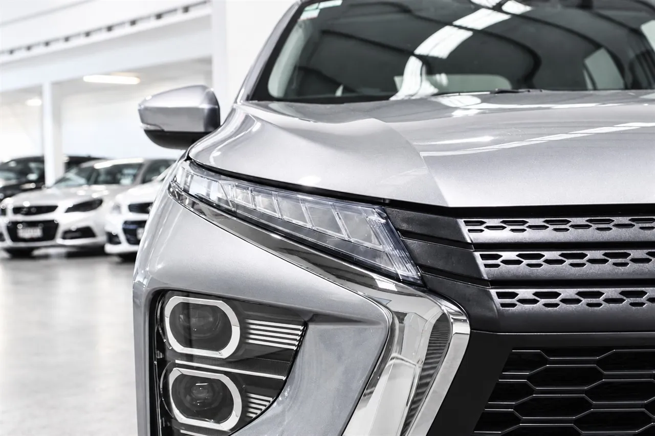 2022 Mitsubishi Eclipse XLS PHEV/4WD/AT