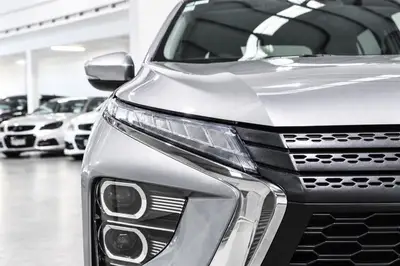 2022 Mitsubishi Eclipse XLS PHEV/4WD/AT photo 13