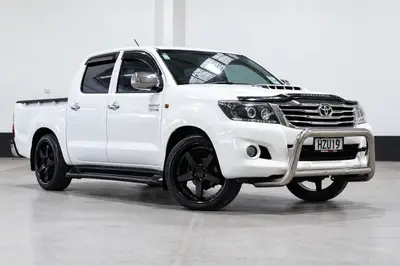 2015 Toyota Hilux 2WD 3.0TD 5 SPEED photo 1