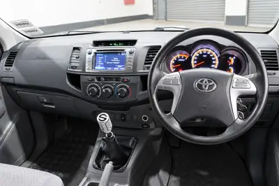 2015 Toyota Hilux 2WD 3.0TD 5 SPEED photo 15