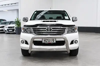 2015 Toyota Hilux 2WD 3.0TD 5 SPEED photo 11