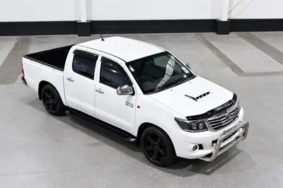 2015 Toyota Hilux 2WD 3.0TD 5 SPEED photo 2