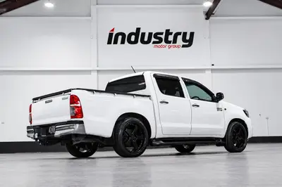 2015 Toyota Hilux 2WD 3.0TD 5 SPEED photo 3