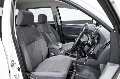 2015 Toyota Hilux 2WD 3.0TD 5 SPEED photo 13