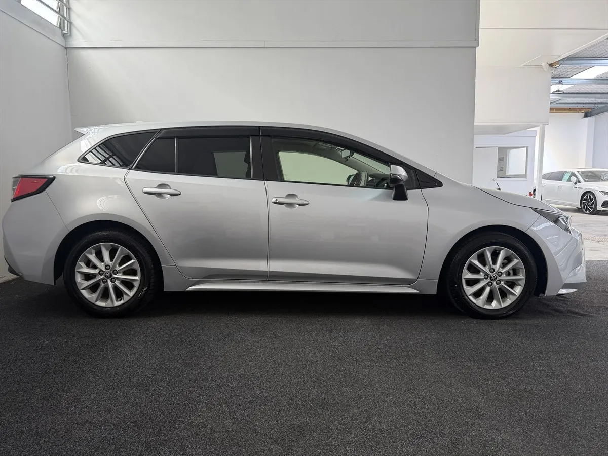 2021 Toyota Corolla Touring 1.8S Hybrid BSM TSS Station