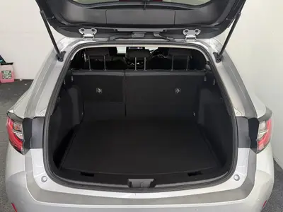 2021 Toyota Corolla Touring 1.8S Hybrid BSM TSS Station photo 6