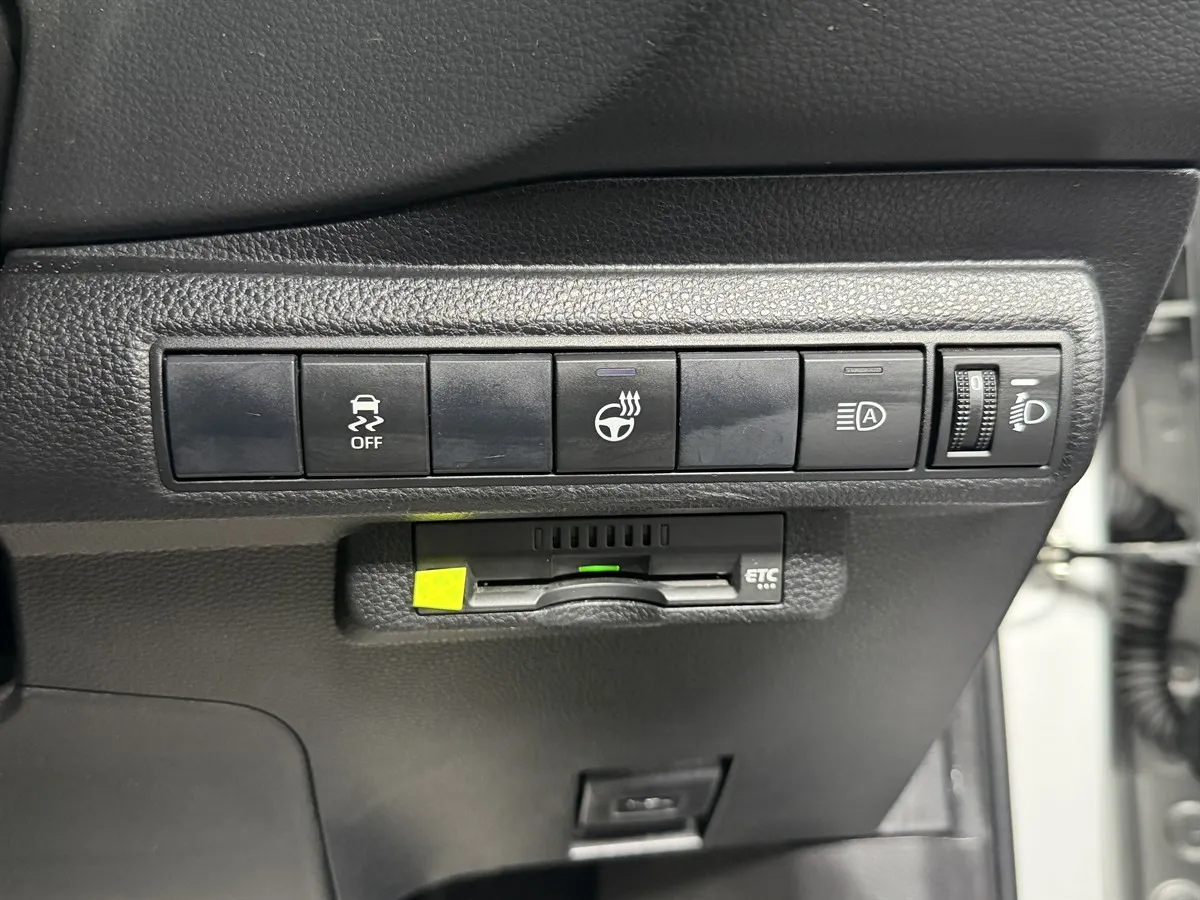 2021 Toyota Corolla Touring 1.8S Hybrid BSM TSS Station
