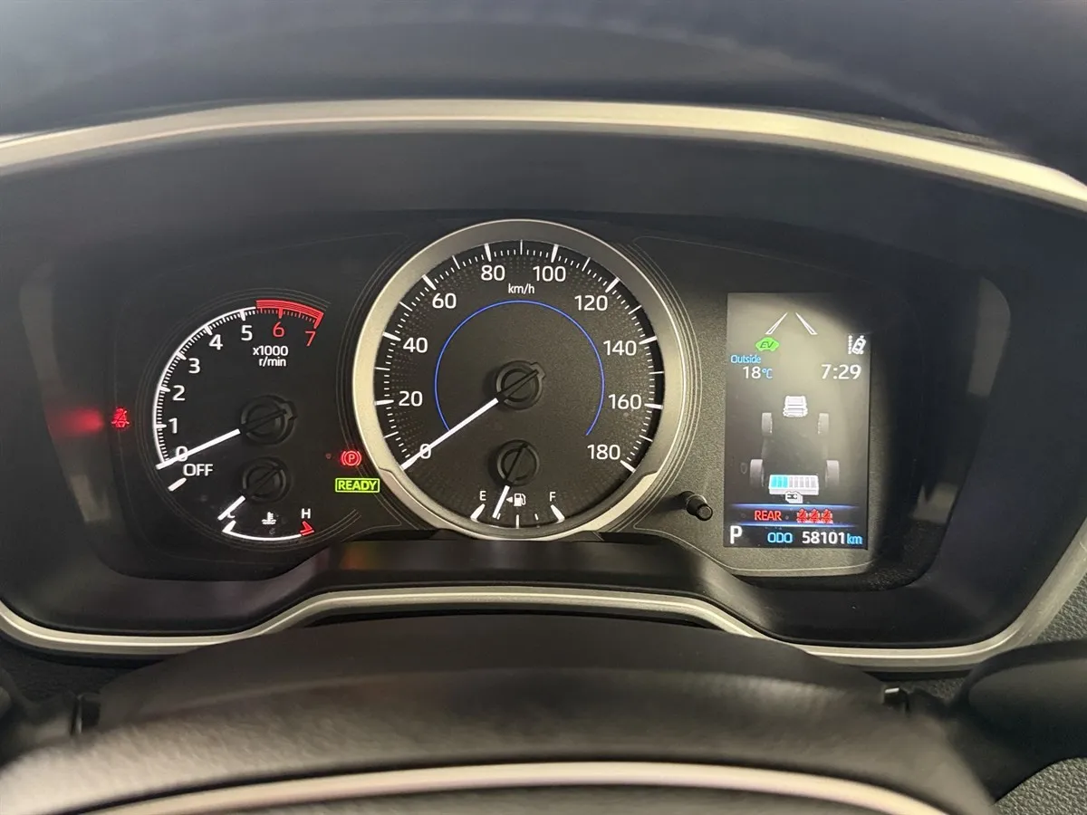 2021 Toyota Corolla Touring 1.8S Hybrid BSM TSS Station