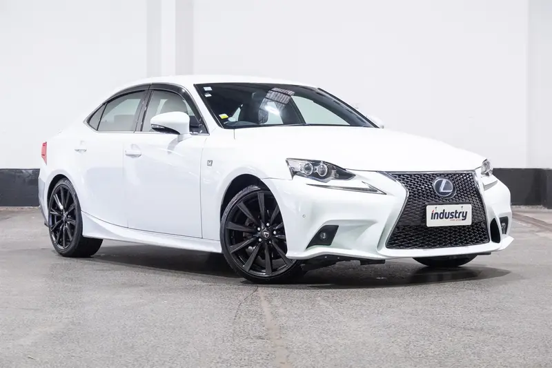 2014 Lexus IS 300h F-Sport Hybrid
