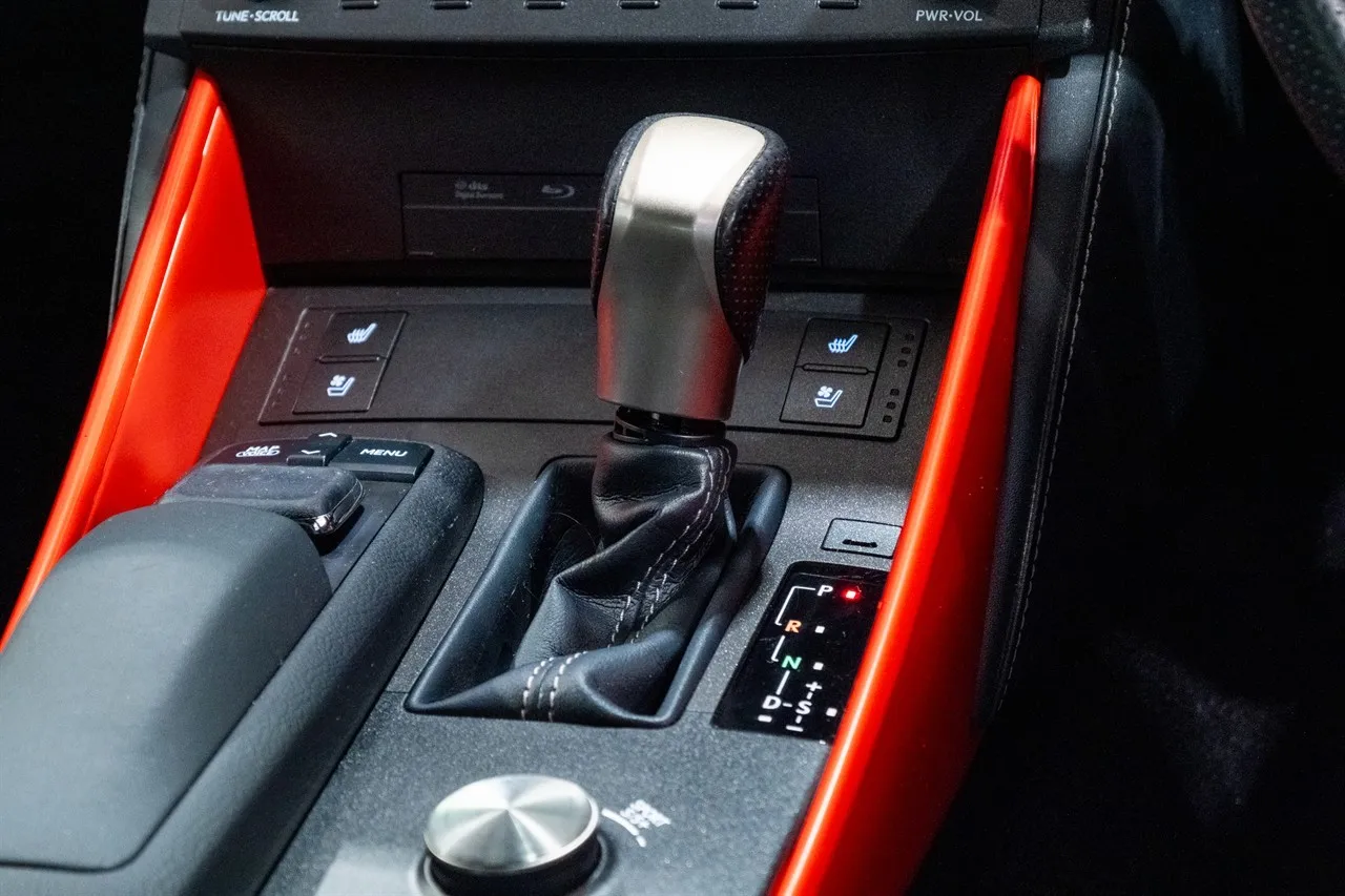 2014 Lexus IS 300h F-Sport Hybrid