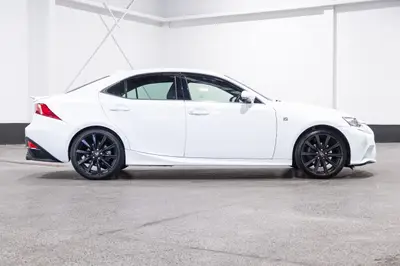 2014 Lexus IS 300h F-Sport Hybrid photo 7