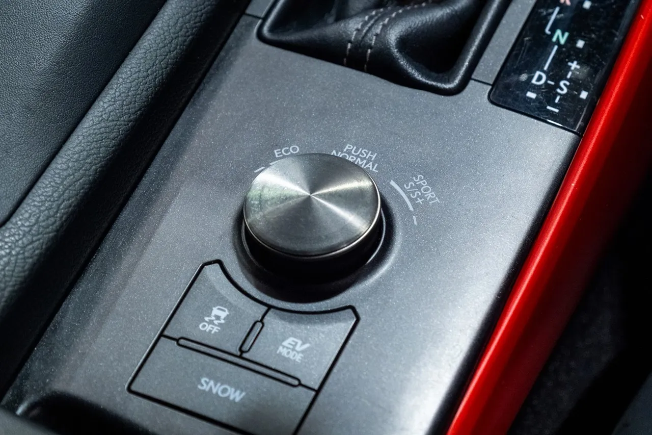 2014 Lexus IS 300h F-Sport Hybrid