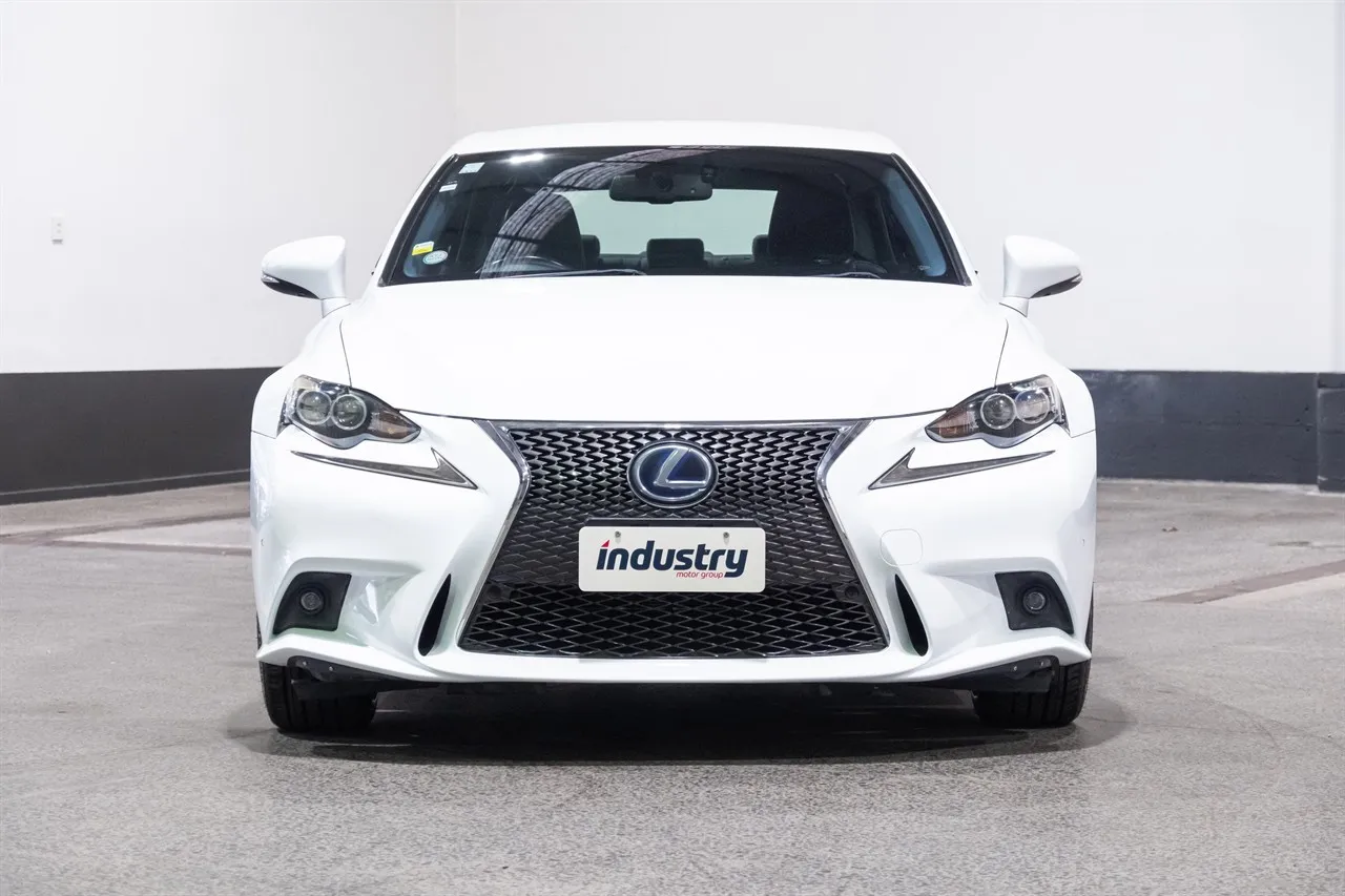 2014 Lexus IS 300h F-Sport Hybrid