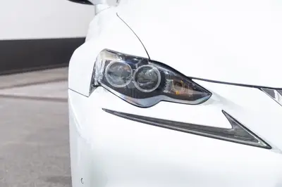 2014 Lexus IS 300h F-Sport Hybrid photo 12