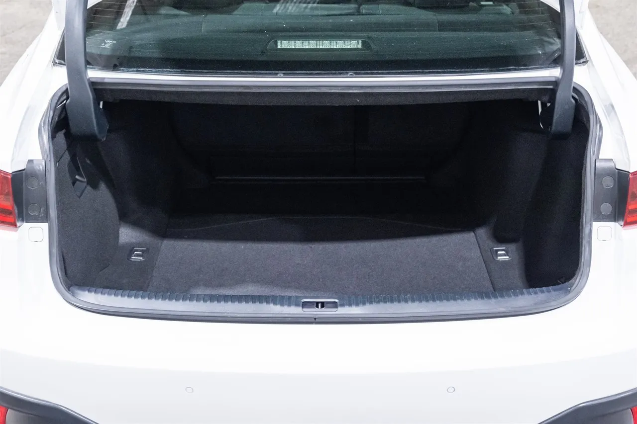 2014 Lexus IS 300h F-Sport Hybrid