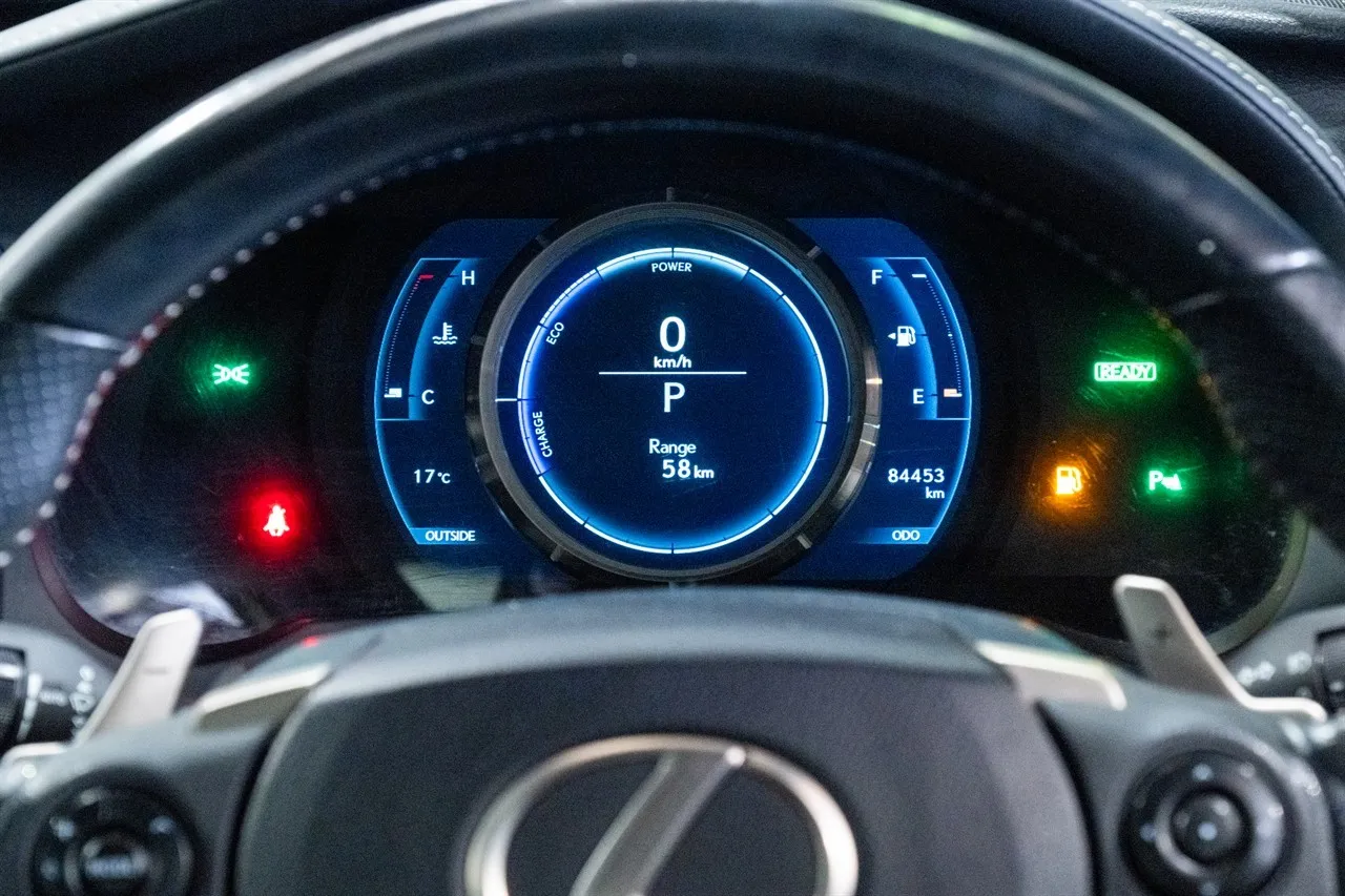 2014 Lexus IS 300h F-Sport Hybrid