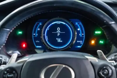 2014 Lexus IS 300h F-Sport Hybrid photo 15
