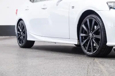 2014 Lexus IS 300h F-Sport Hybrid photo 5