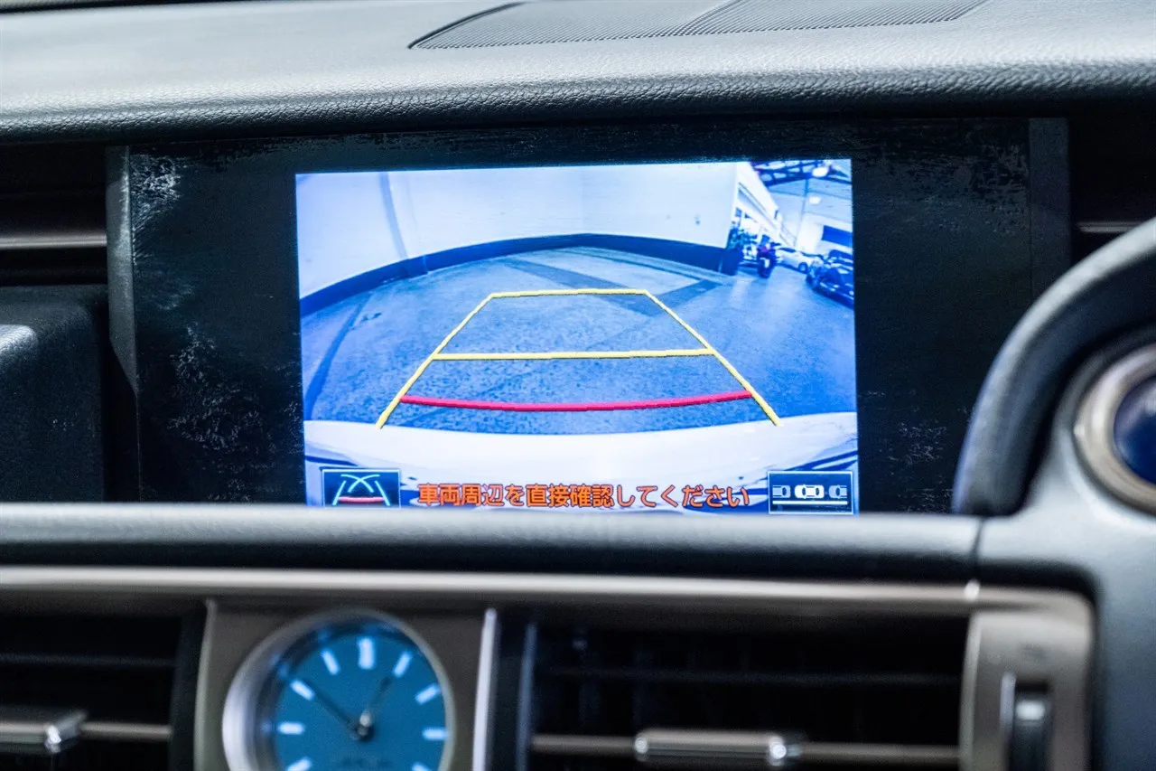 2014 Lexus IS 300h F-Sport Hybrid