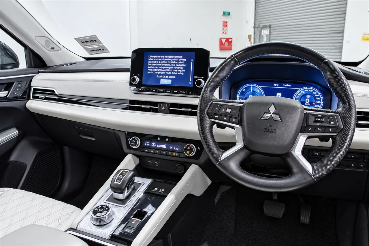 2022 Mitsubishi Outlander VRX PHEV/4WD/AT