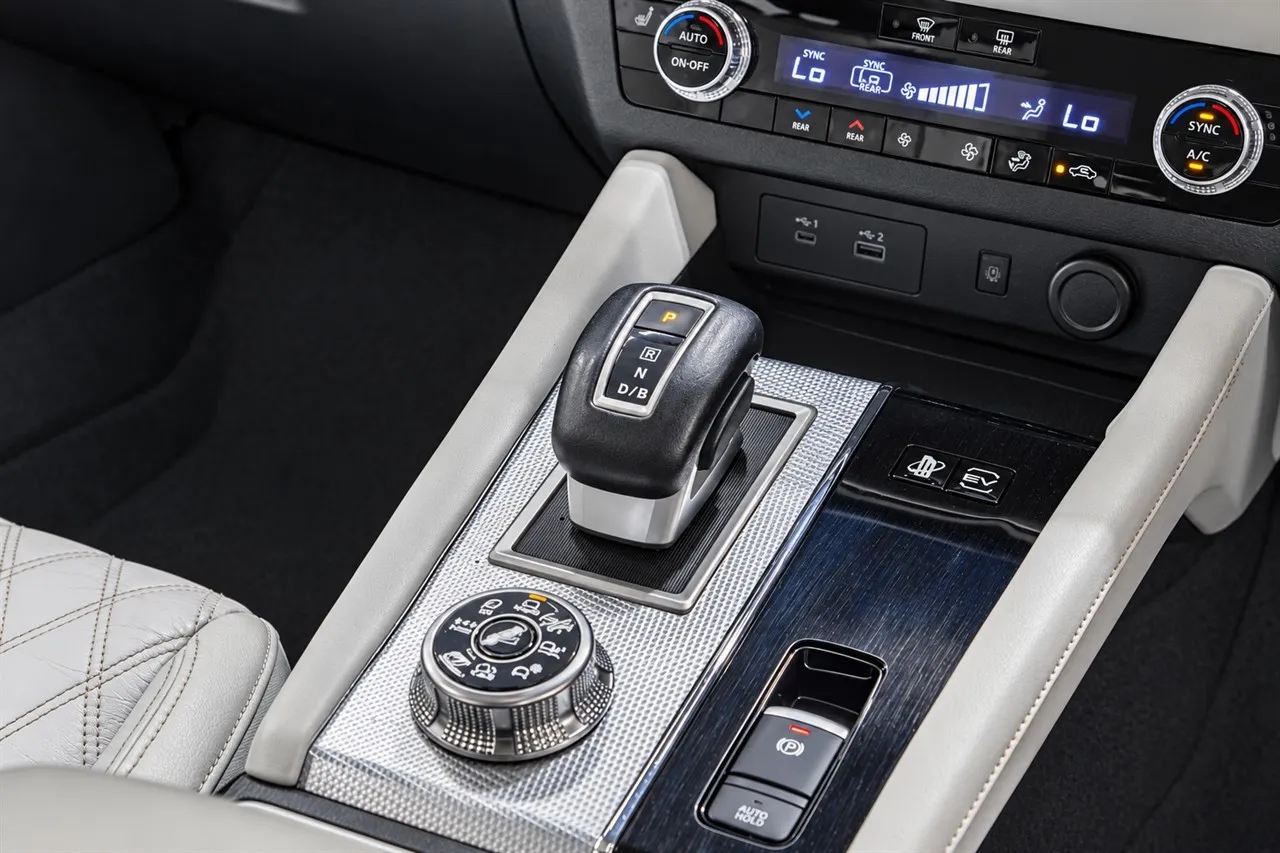 2022 Mitsubishi Outlander VRX PHEV/4WD/AT
