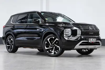 2022 Mitsubishi Outlander VRX PHEV/4WD/AT photo 1