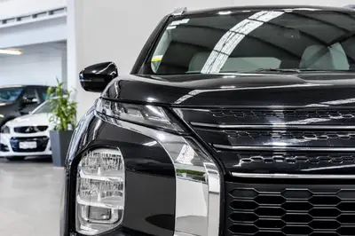 2022 Mitsubishi Outlander VRX PHEV/4WD/AT photo 13